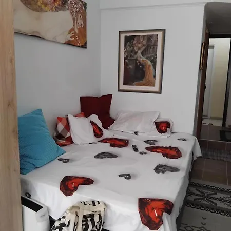 Ideal Location At The Heart Of Centre Apartment